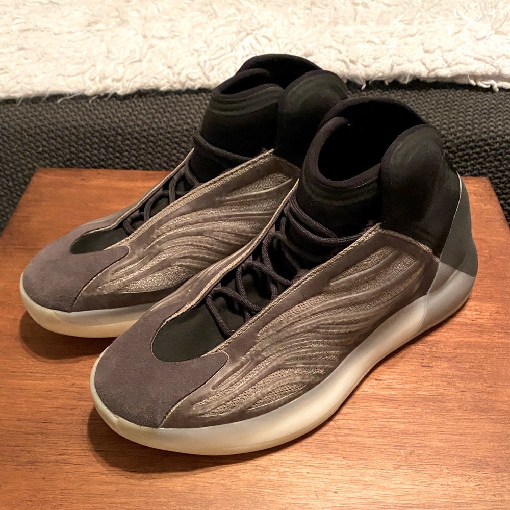 Yeezy Quantum Barium Sz 10.5